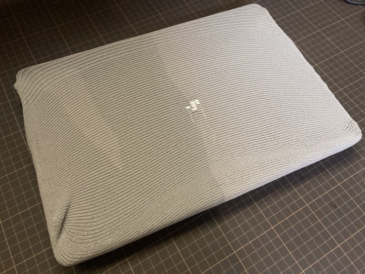 ハードカバー付きmacbookpro16インチも余裕で入る