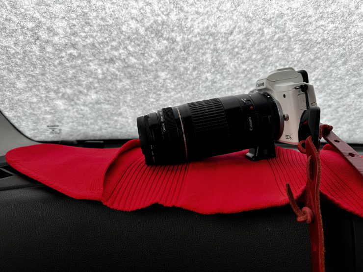 CanonEOSKiss M2 と _go polygon W for camera XL 多角形・厚地タイプ 試作モデル（オレンジ）