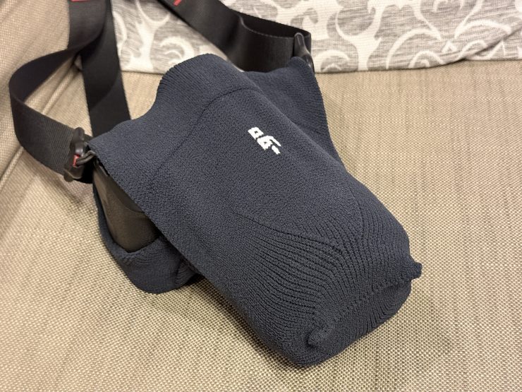 R6と標準ズームを渋めカラーで包む