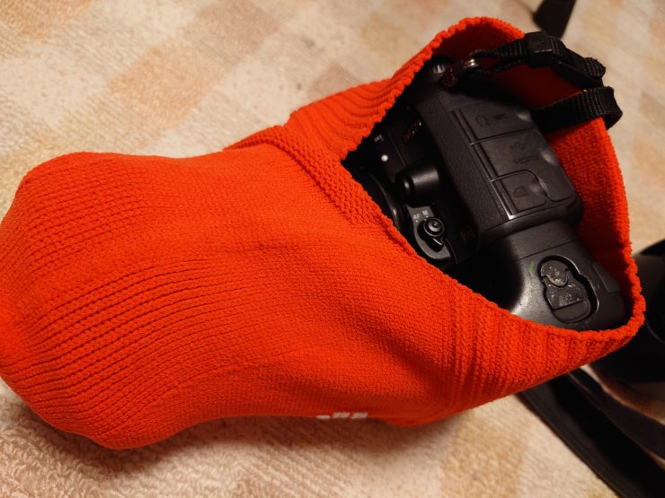 BPつけなければ（Nikon D610(バッテリーパック装着)＋ AF-S NIKKOR 16-35mm f4/polygon XL 試作モデル）