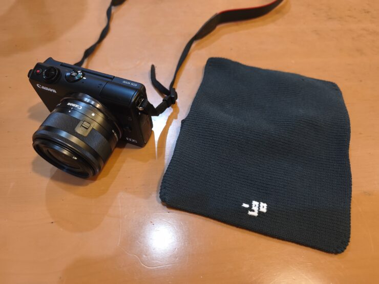 小さめのミラーレスにも！（M100＋EF-M15-45mm F3.5-6.3 IS STM/_go camera M）
