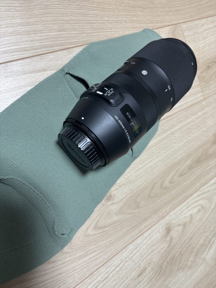レンズ単体なら余裕で包めます（SIGMA 100–400mm F5–6.3/_go polygon L）